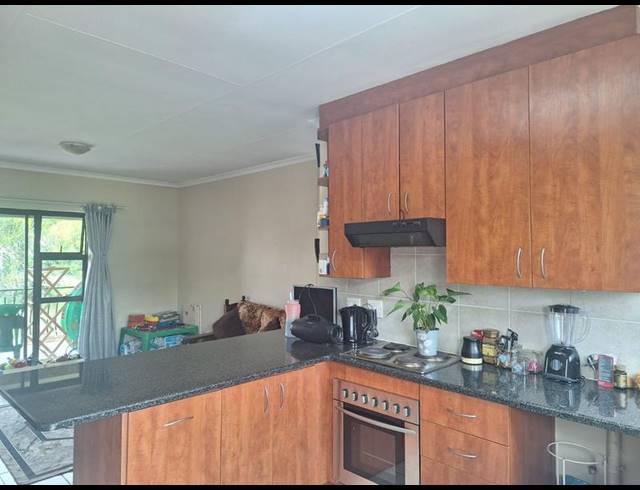 2 BEDROOM TOWNHOUSE FOR SALE IN DALVIEW